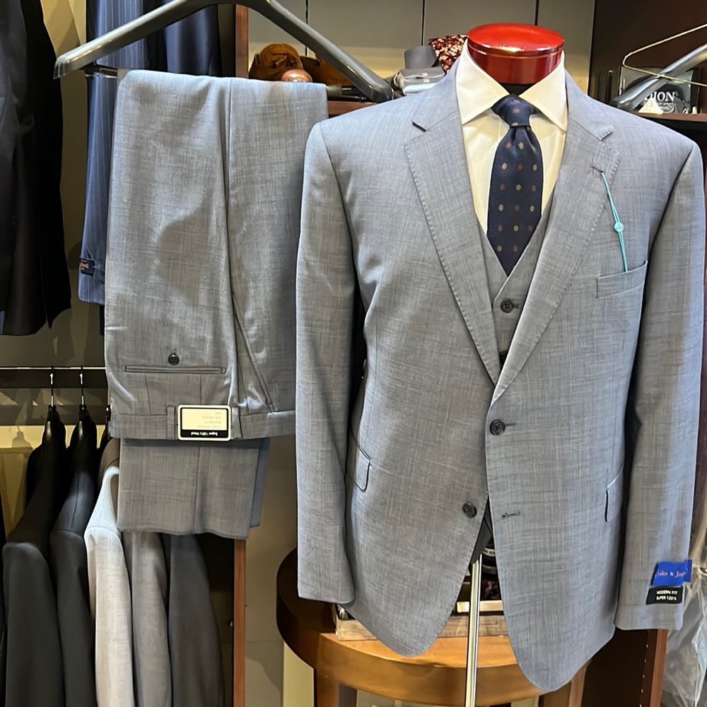 Modern Fit 3pc Suit 46R/40W, Super 120’s Wool, 100% Wool